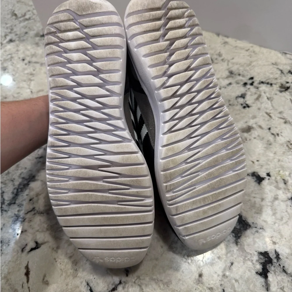 Adidas Cloud form Sneakers